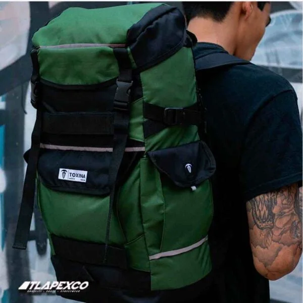 TOXINA MOCHILA TITAN OLIVO NEGRO