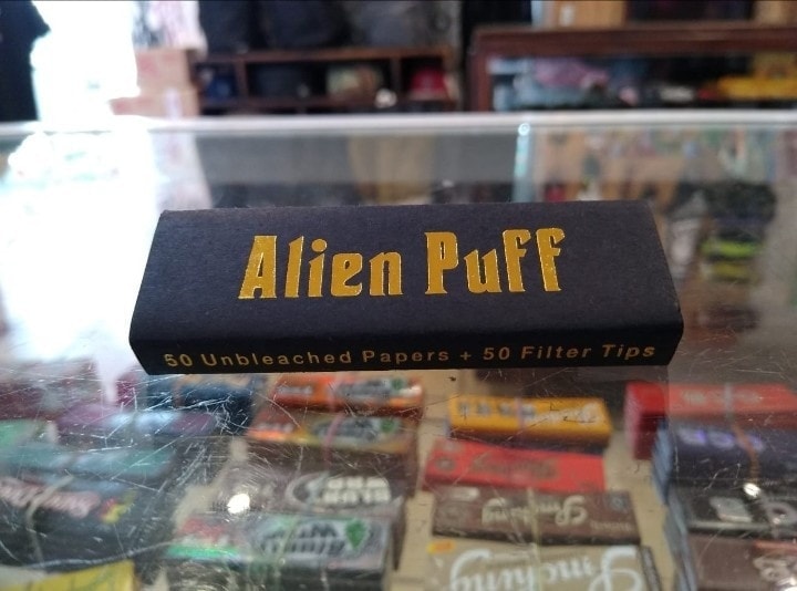 ALIEN PUFF ROLLING PAPERS UNBLEACHED + TIPS 1 1/4 - Image 3