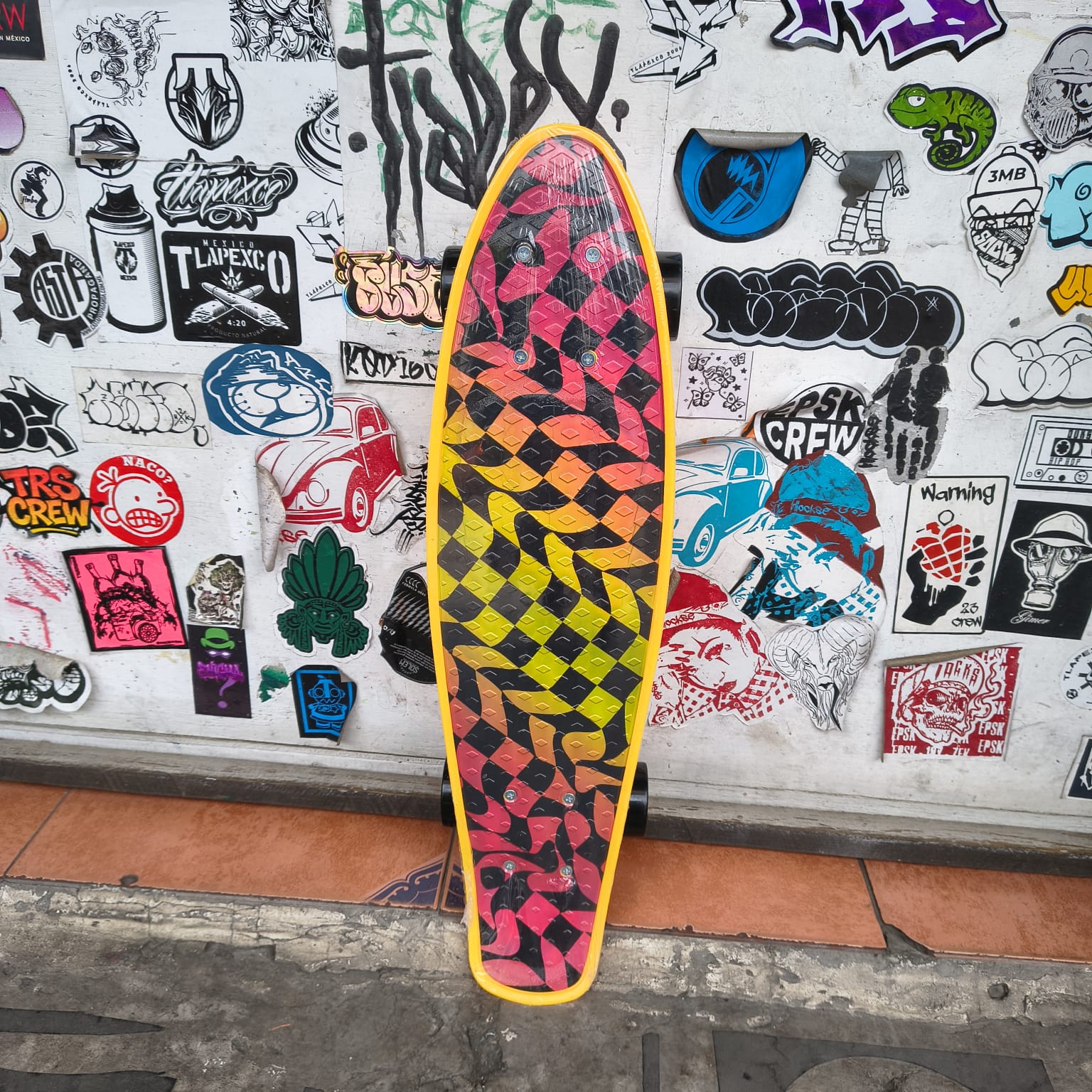 BLAZER MINI CRUISER DISEÑO METALICO CUADROS DISTORSIONADOS - Image 3