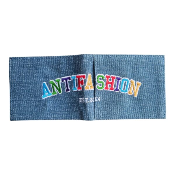 ANTIFASHION CARTERA COLLEGE