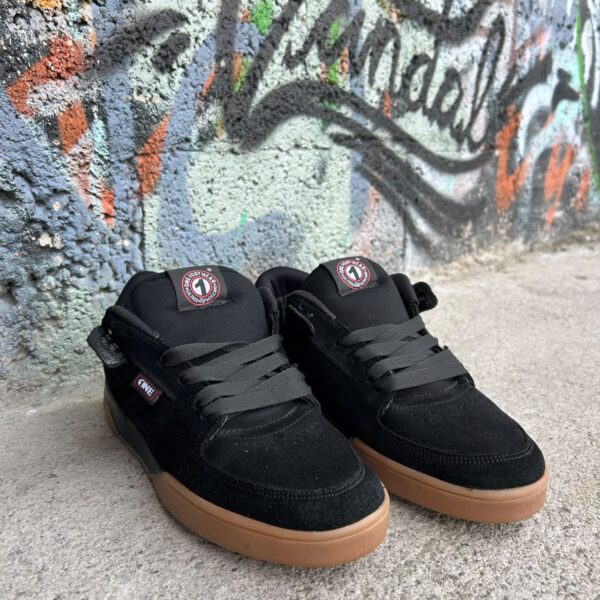 ONE TENIS 411 LOW BLACK GUM
