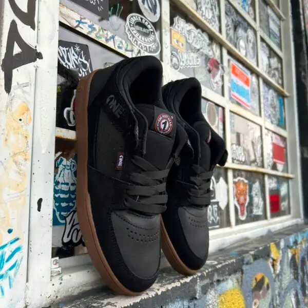 ONE TENIS 411 LOW NEGRO NAPA