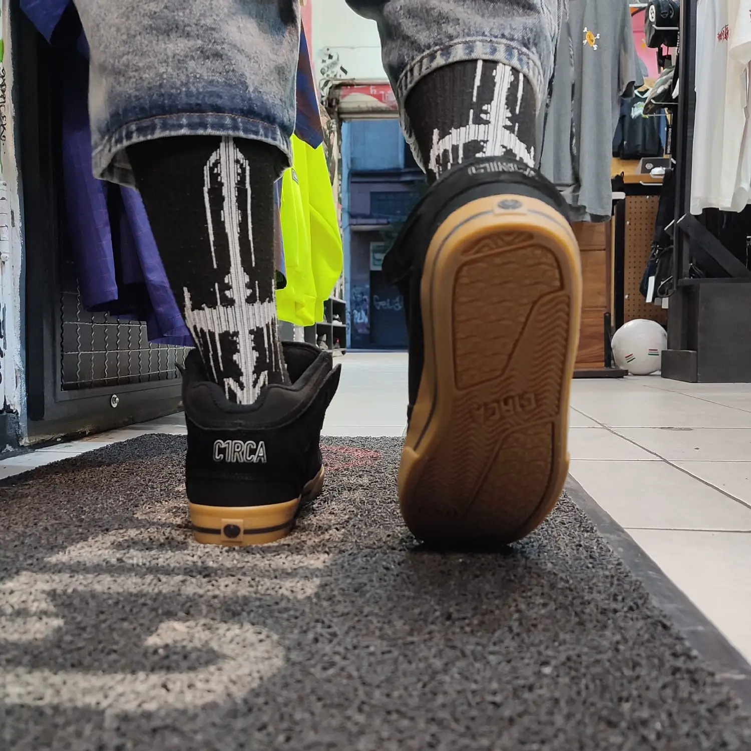 CIRCA TENIS 99 VULC HI BLACK GUM - Image 4
